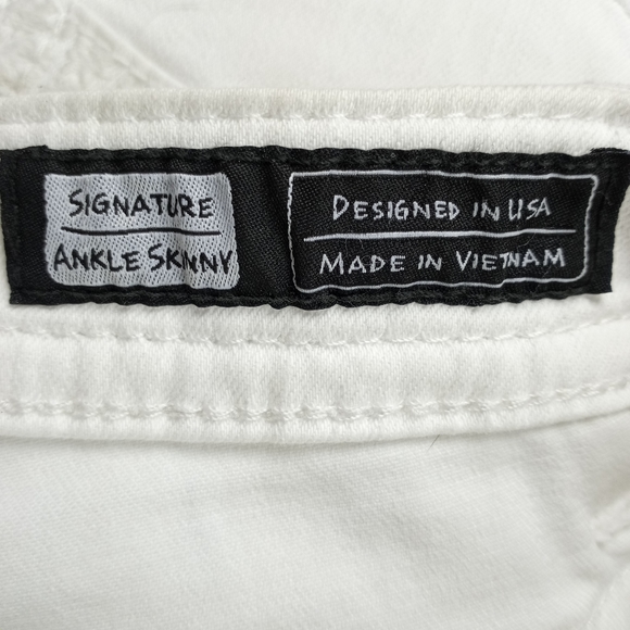 Miss Me Signature Ankle Skinny Jeans - Picture 11 of 12